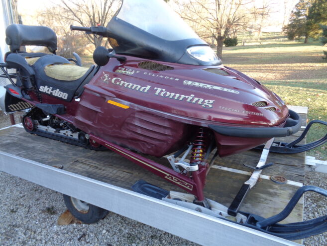 SKI-DOO 1999 GRAND TOURING 809 TRIPLE 800 136″ 3400 MILES